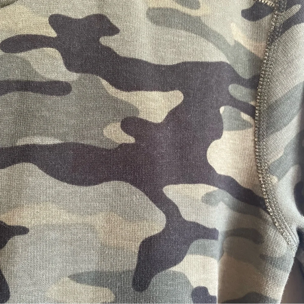 GAP Kids Camouflage Jacket - Green and Gray Size 8-9 or‎ Medium